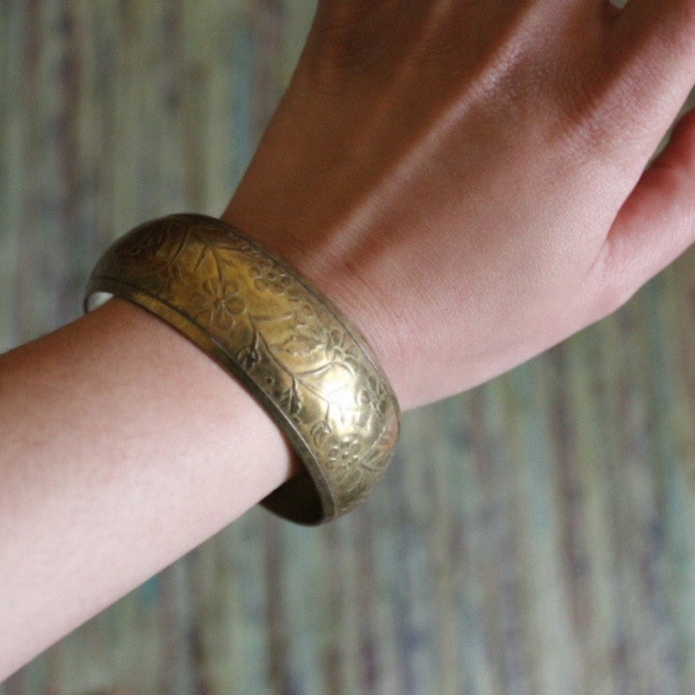 VINTAGE FLORAL STATEMENT BANGLE BRACELET METAL - Picture 6 of 6
